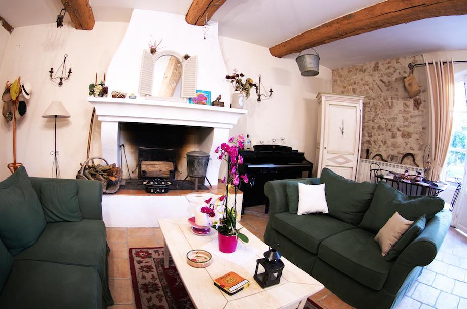 Bed and Breakfast L'Abri Du Poete Besse-sur-Issole Exterior foto