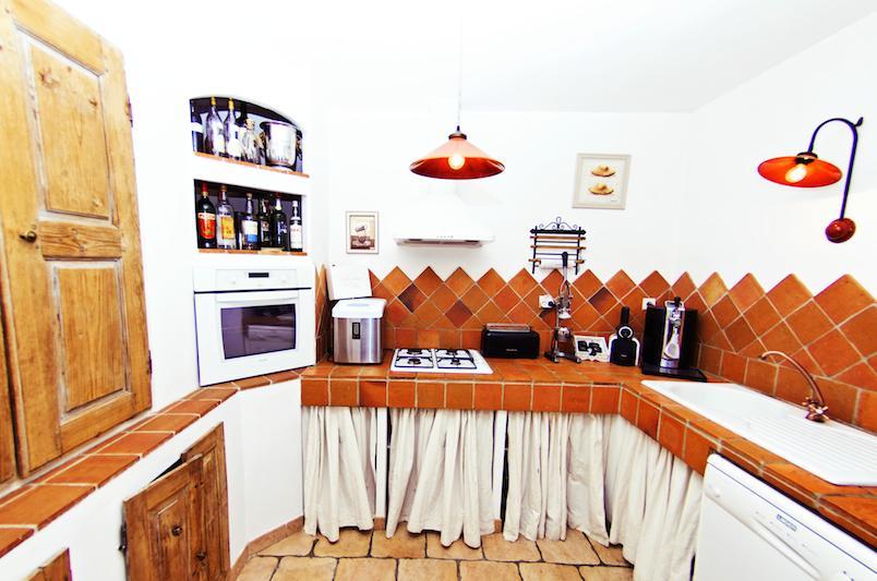 Bed and Breakfast L'Abri Du Poete Besse-sur-Issole Exterior foto