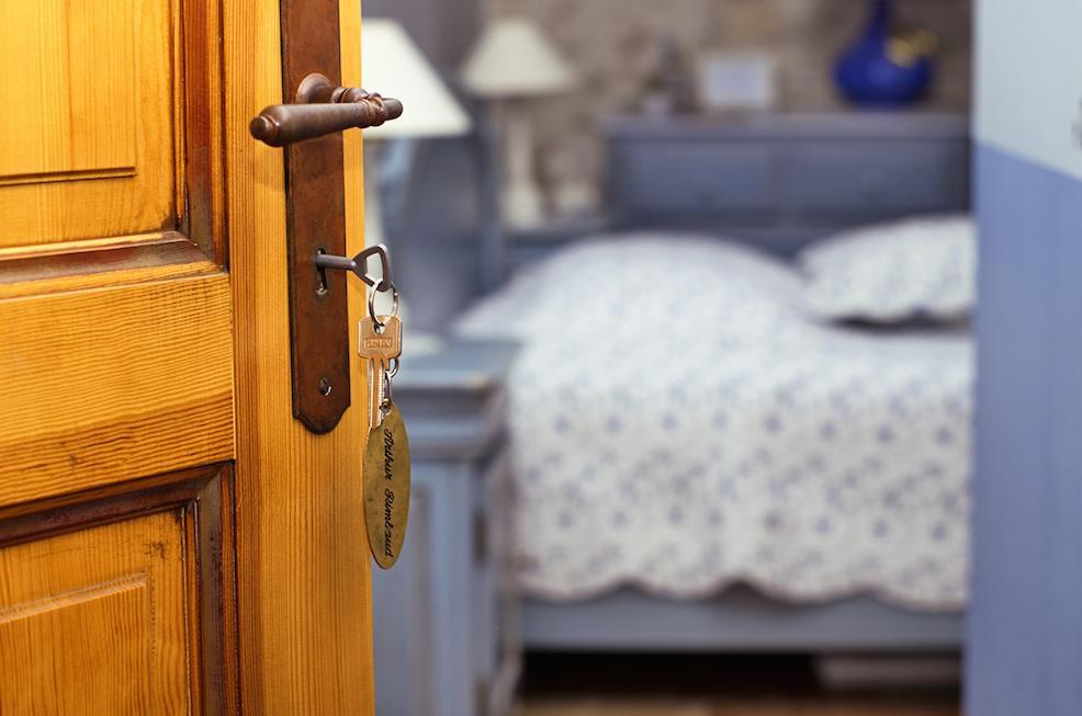Bed and Breakfast L'Abri Du Poete Besse-sur-Issole Zimmer foto