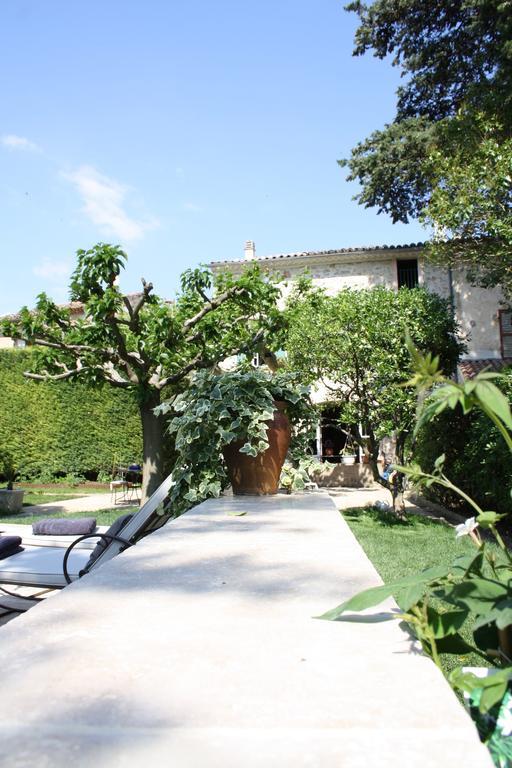 Bed and Breakfast L'Abri Du Poete Besse-sur-Issole Exterior foto