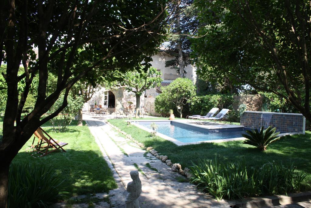 Bed and Breakfast L'Abri Du Poete Besse-sur-Issole Exterior foto