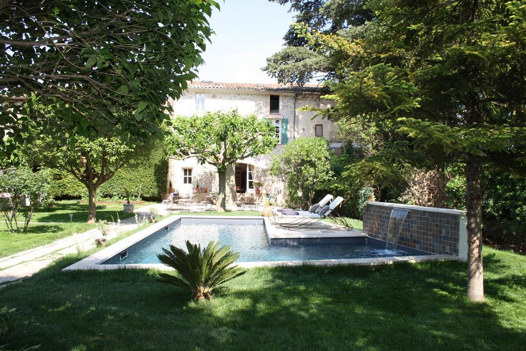 Bed and Breakfast L'Abri Du Poete Besse-sur-Issole Exterior foto