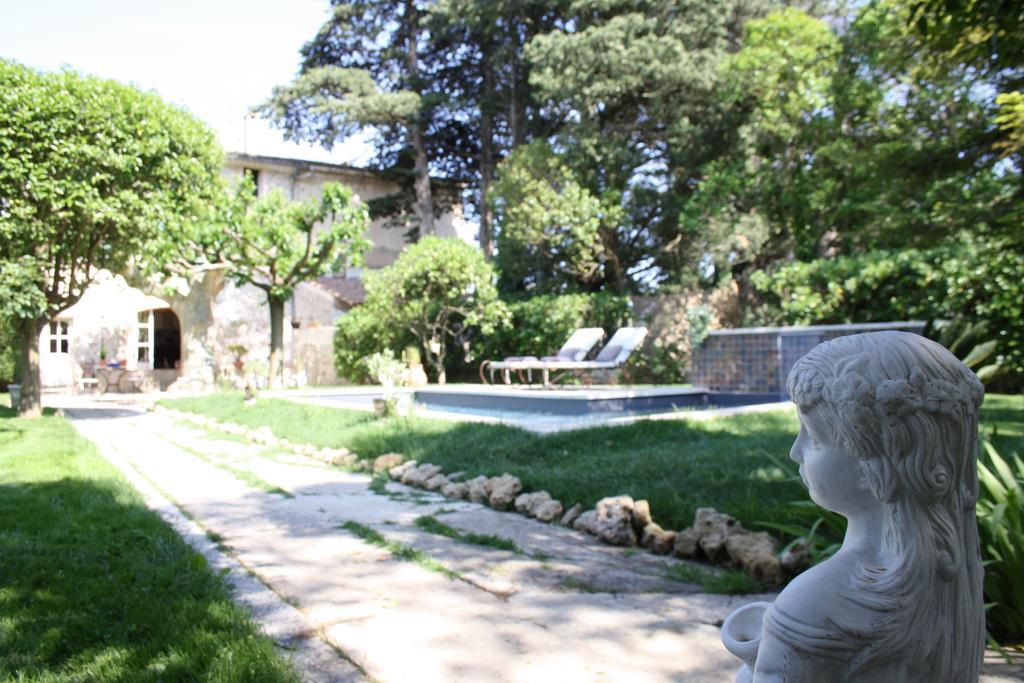 Bed and Breakfast L'Abri Du Poete Besse-sur-Issole Exterior foto